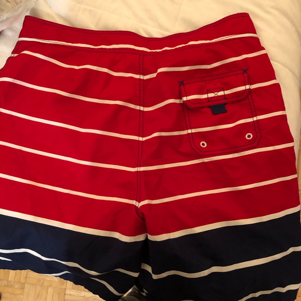 Men’s Vineyard Vines Swim Shorts - Picture 3 of 5